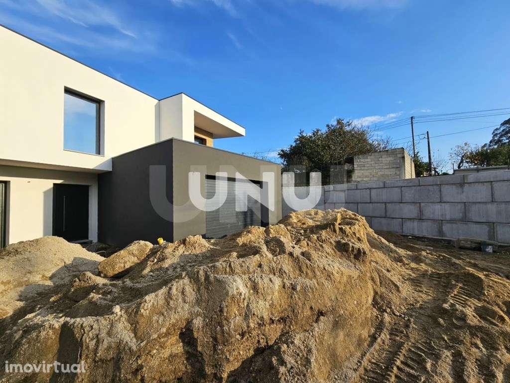 Moradia Geminada T3 - Rodeada de Natureza - Grande imagem: 3/35