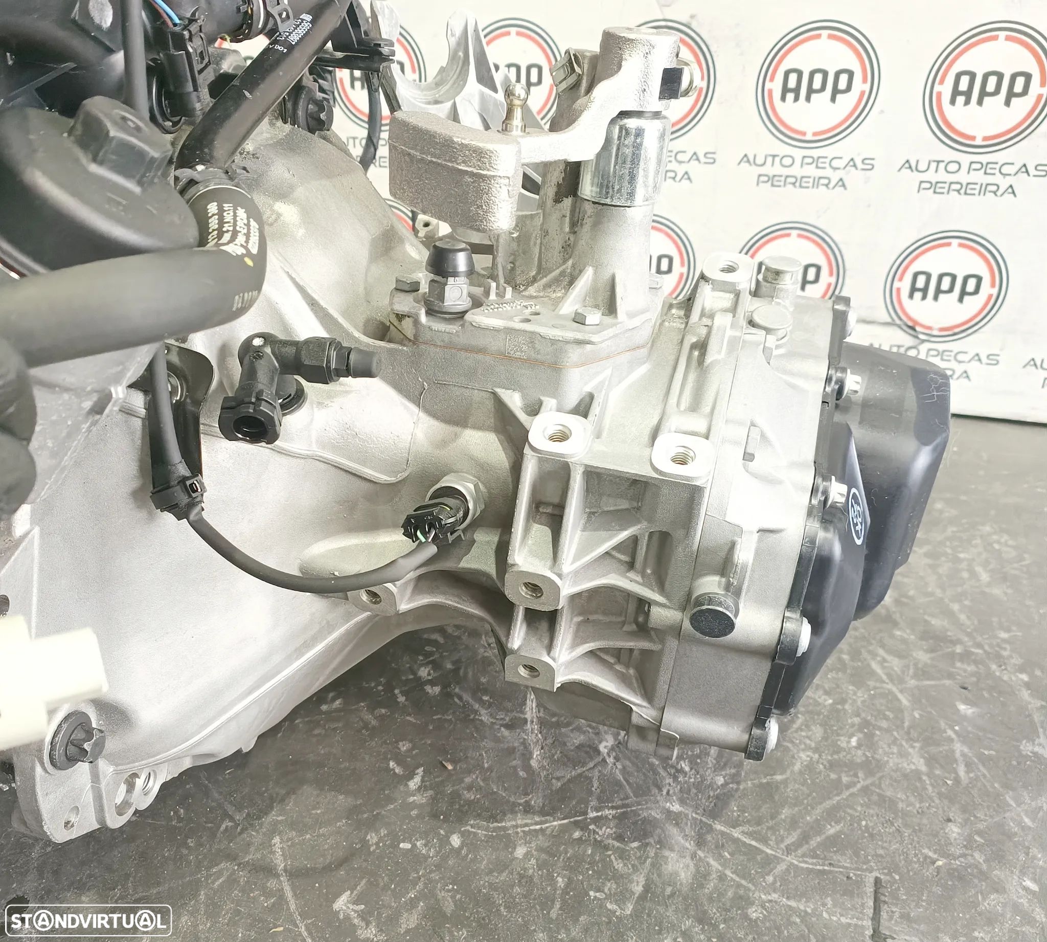 Caixa de velocidades Opel Corsa E de 2018, 1.4 16V, referência S374 , 79 000 kms . - 1