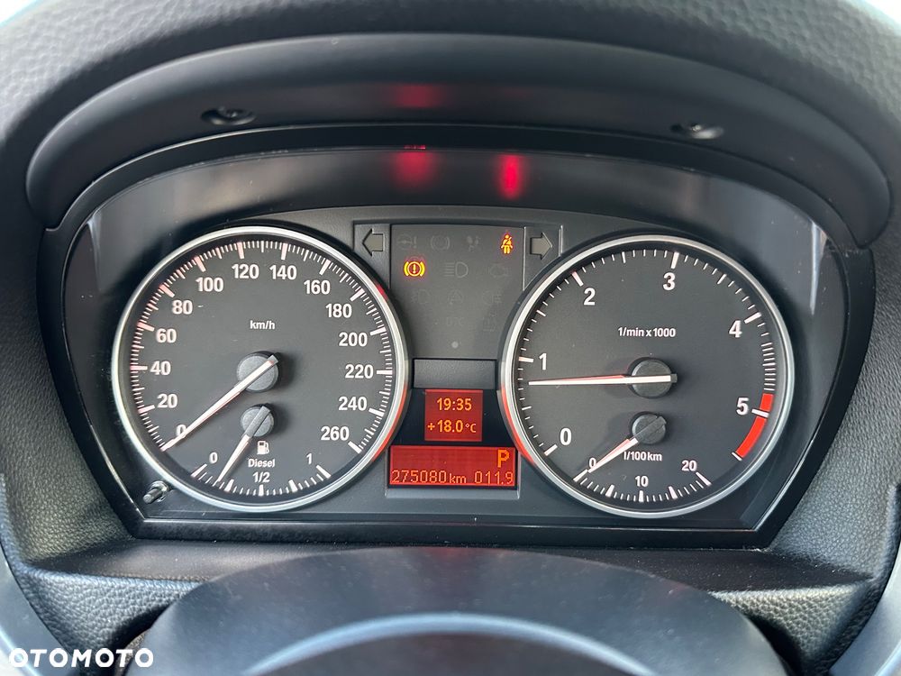 BMW Seria 3 318d DPF Edition Exclusive - 23