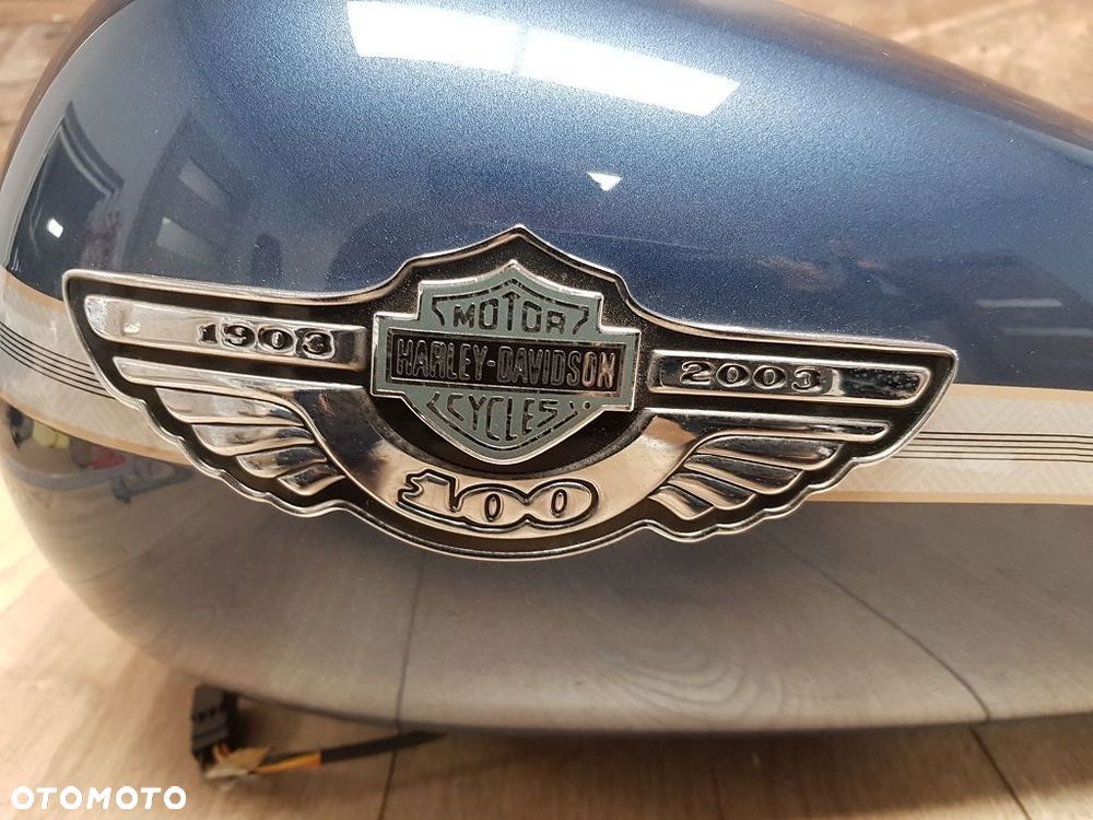 Zbiornik paliwa bak emblemat Harley Softail FXSTD Anniversary 100th - 7