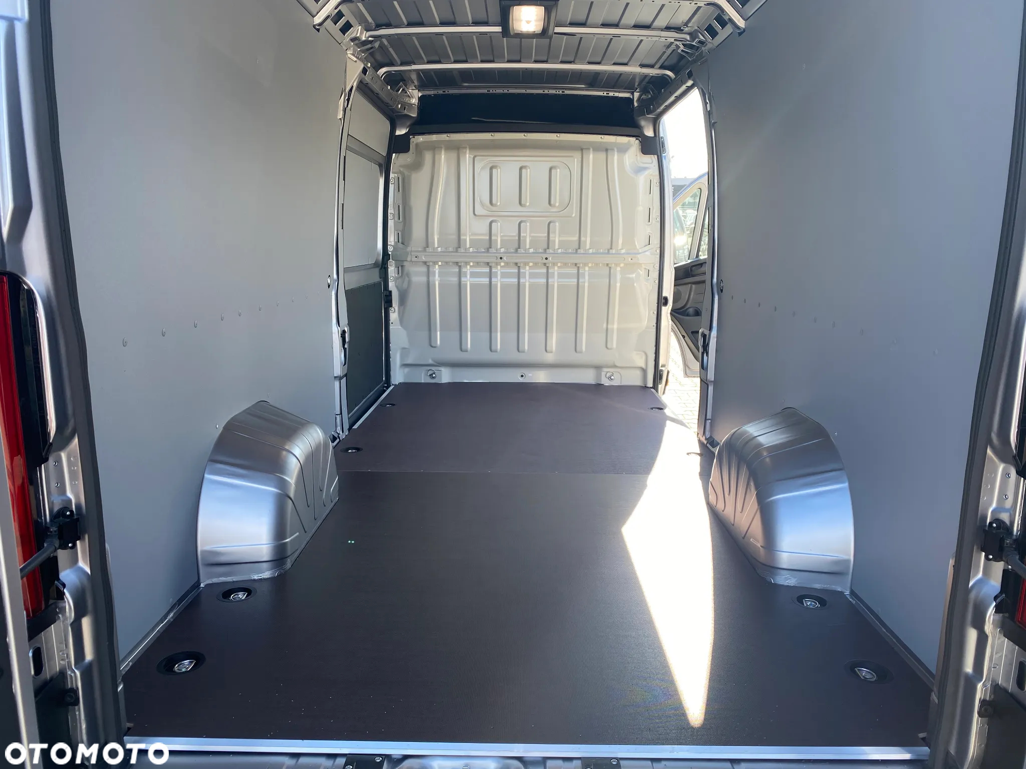 Toyota PRACE MAX L4H2 - 11