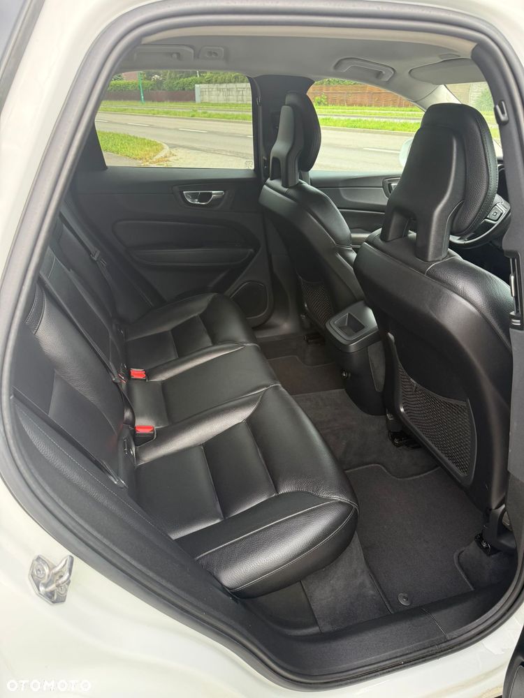 Volvo XC 60 D4 AWD Momentum - 14