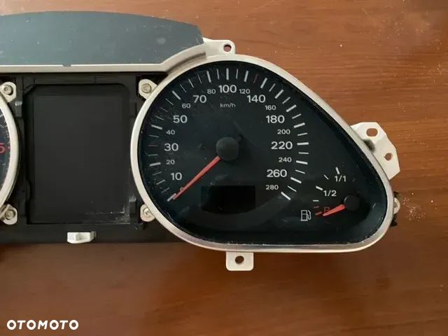 LICZNIK ZEGARY AUDI Q7 3.0 4L0920931A - 4