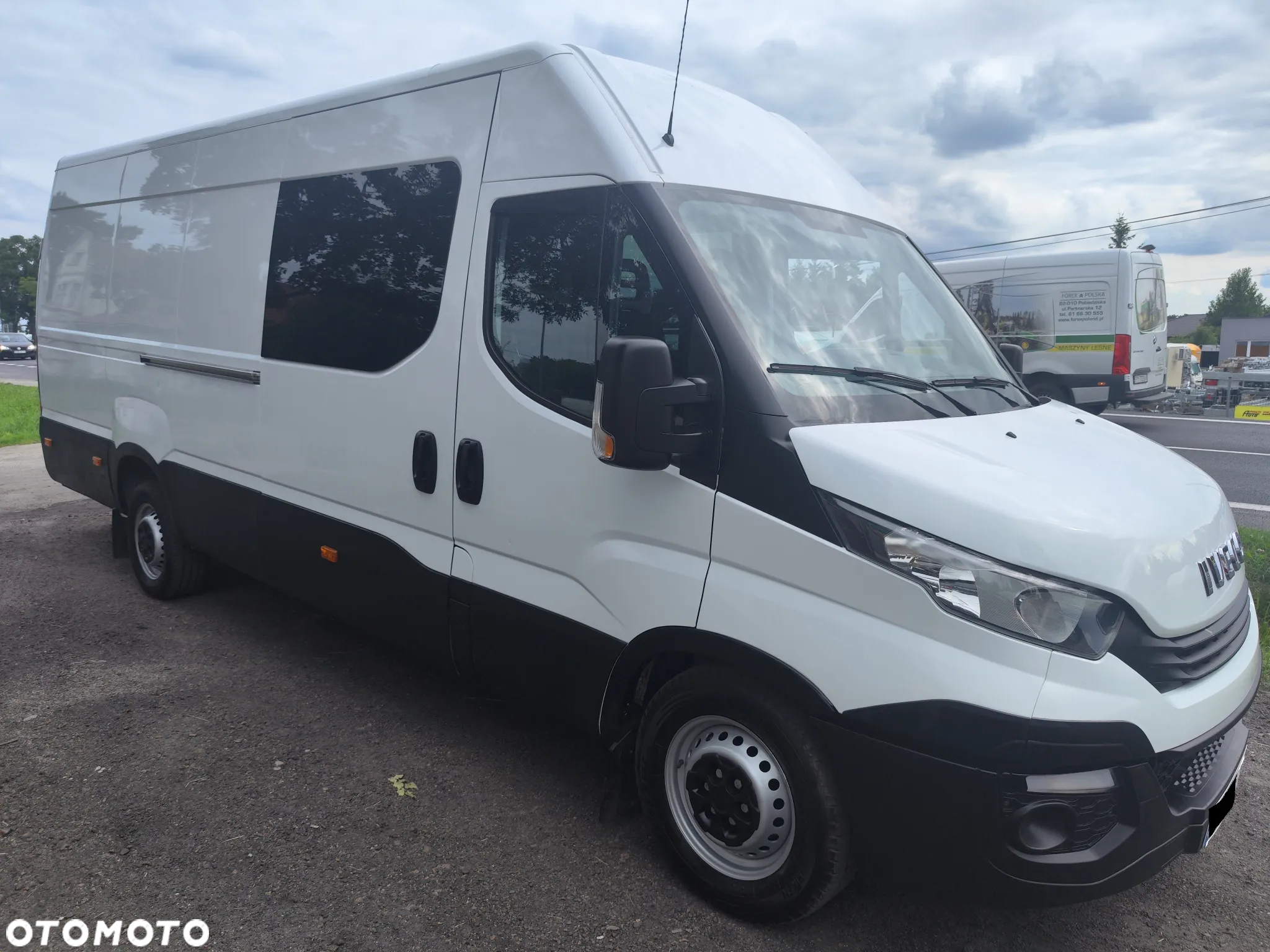Iveco Daily 35S14 maxi brygadówka 7 osób - 3