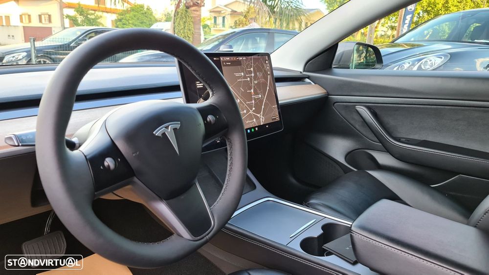 Tesla Model 3 - 23