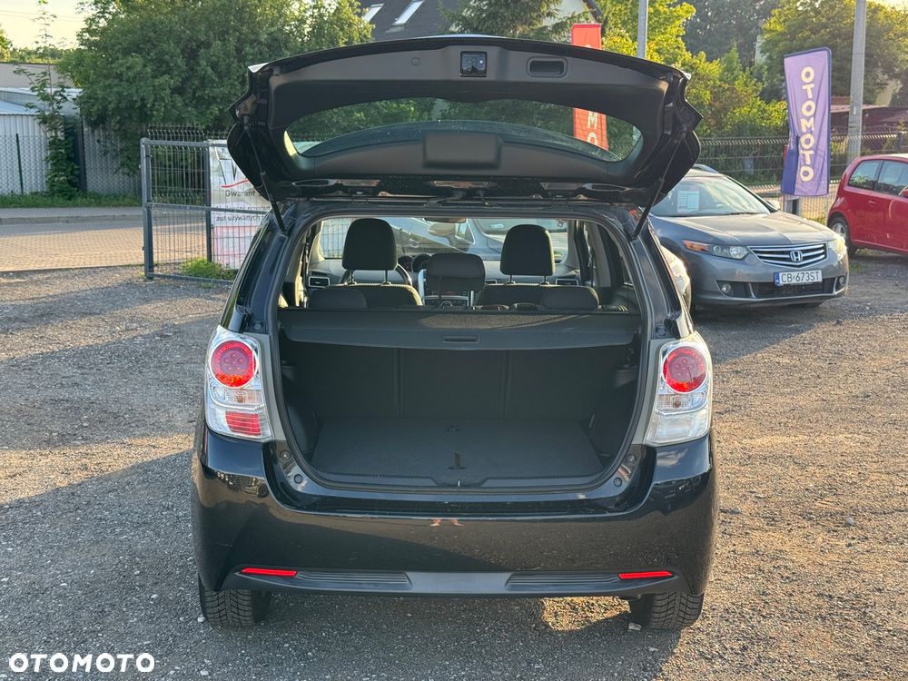 Toyota Verso 2.0 D-4D Prestige - 20
