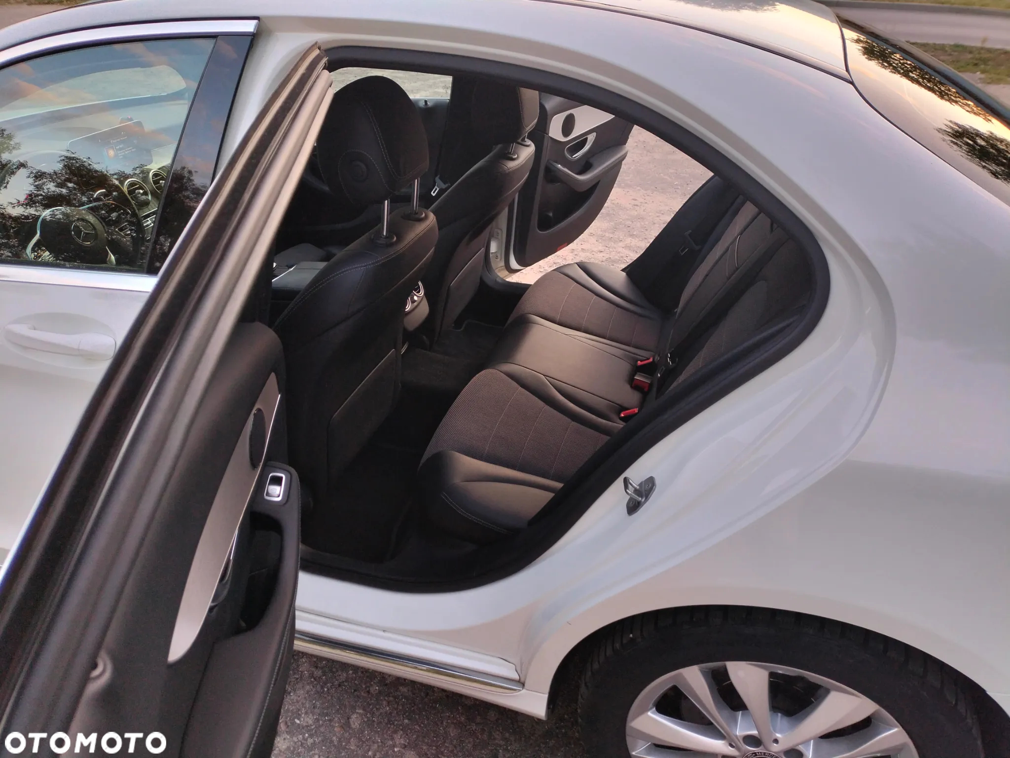 Mercedes-Benz Klasa C 220 d 9G-TRONIC - 22