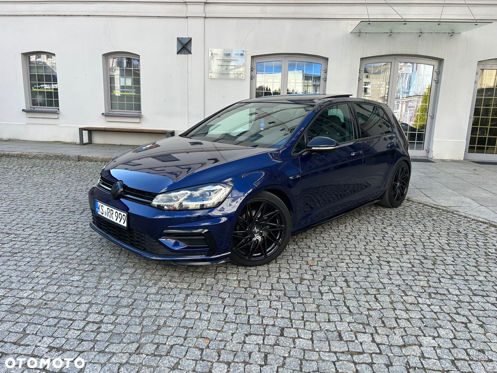 Volkswagen Golf - 1
