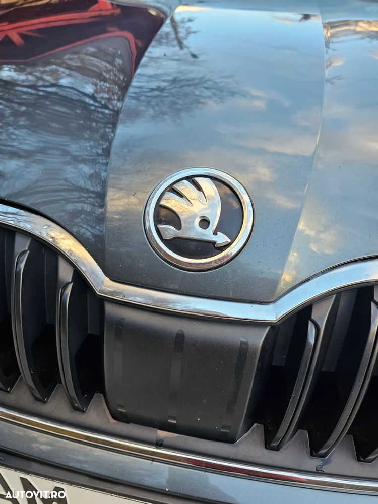 Skoda Octavia Combi 2.0 TDI 4x4 DSG Scout - 11