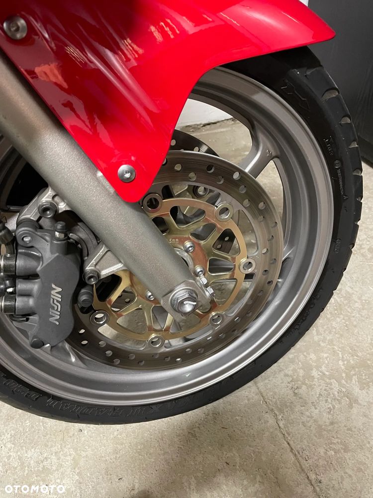 Honda VFR - 4