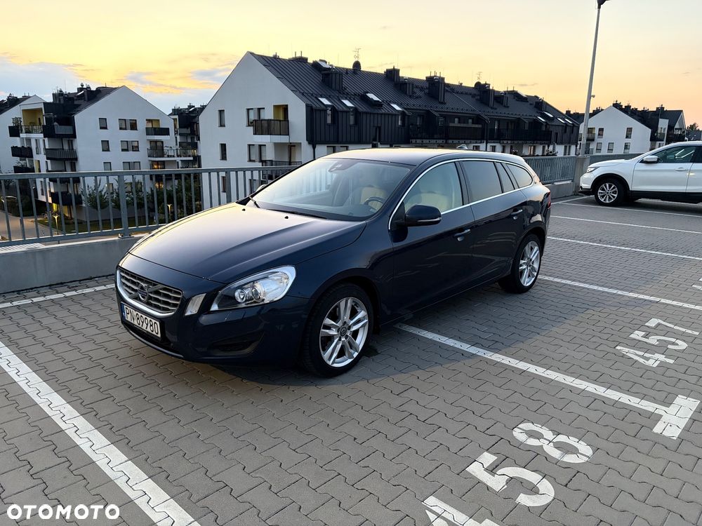 Volvo V60 D4 Geartronic Momentum - 2