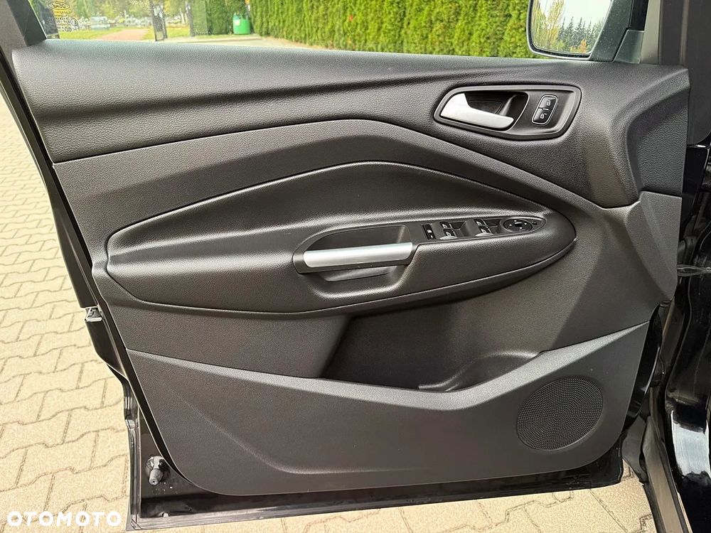 Ford Kuga 1.5 EcoBoost 2x4 Titanium - 21