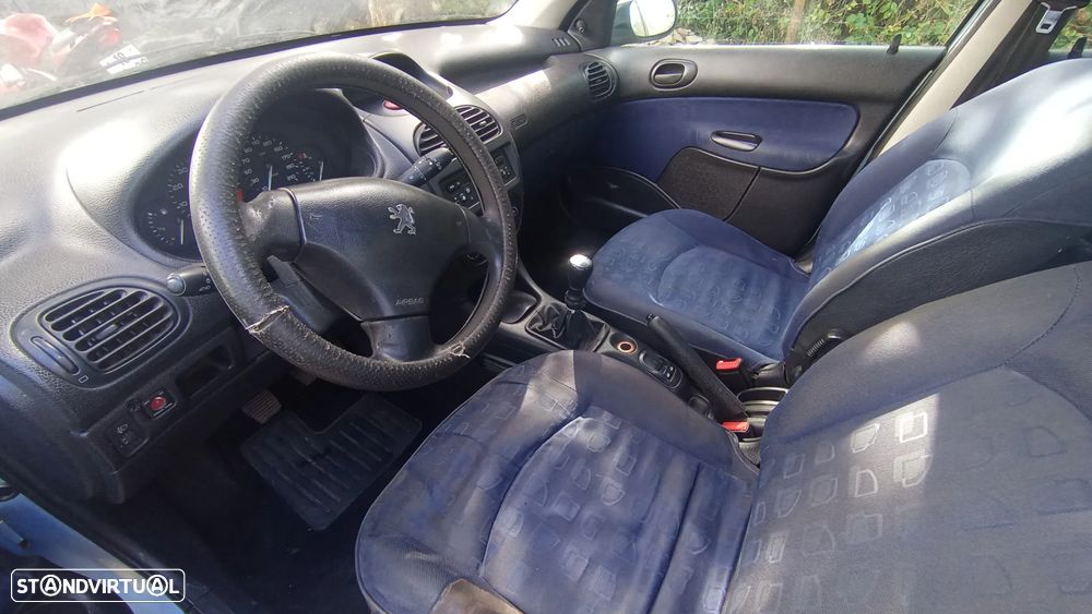 Peugeot 206 - 8