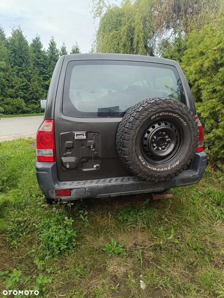 Mitsubishi Pajero - 2