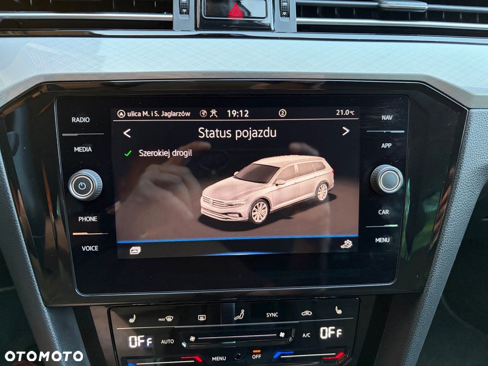 Volkswagen Passat 2.0 TDI SCR DSG 4Motion Business - 39
