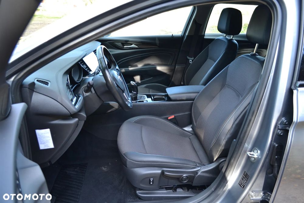 Opel Insignia - 10