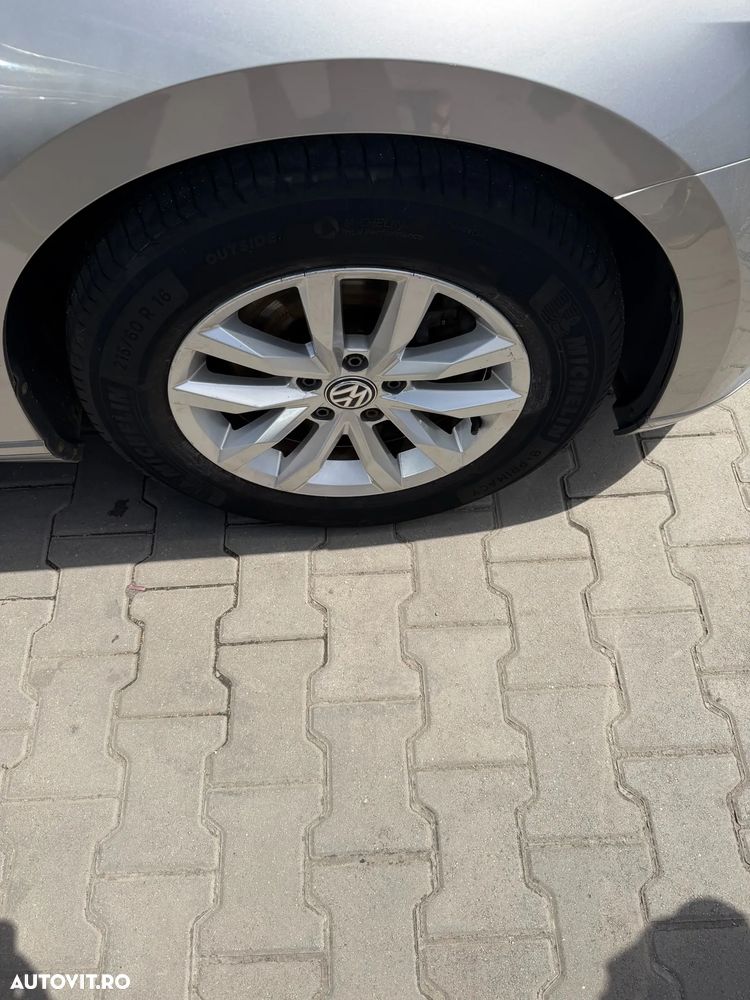 Volkswagen Passat - 27