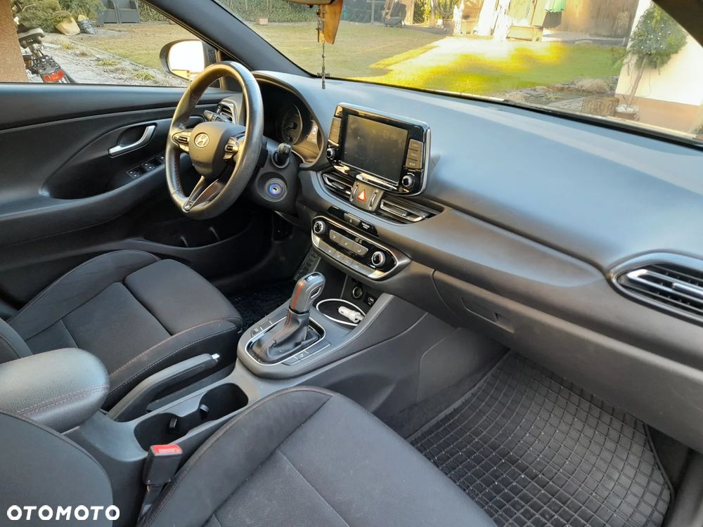 Hyundai i30 1.0 T-GDI 48V-Hybrid DCT Connect & Go - 9