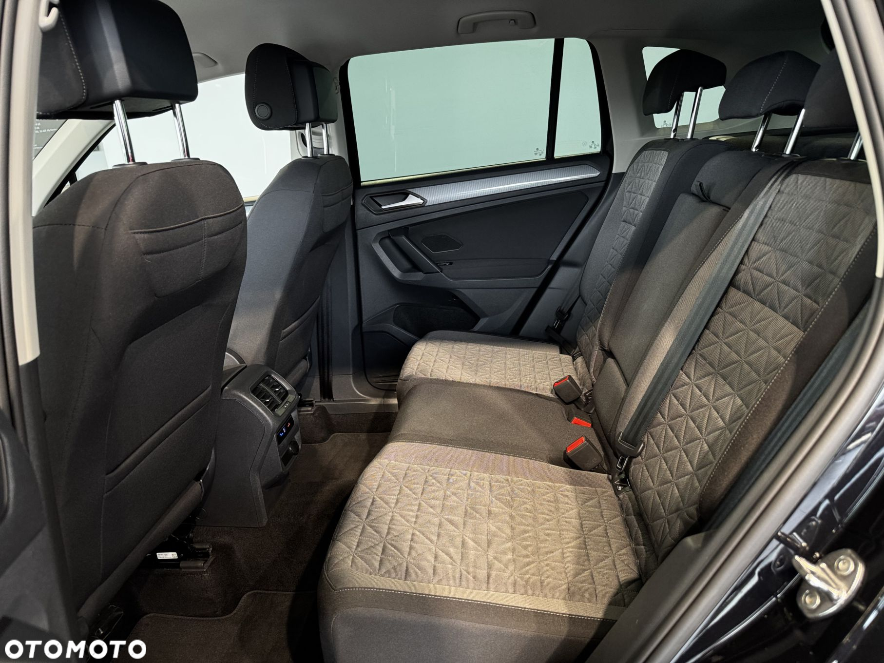 Volkswagen Tiguan - 16