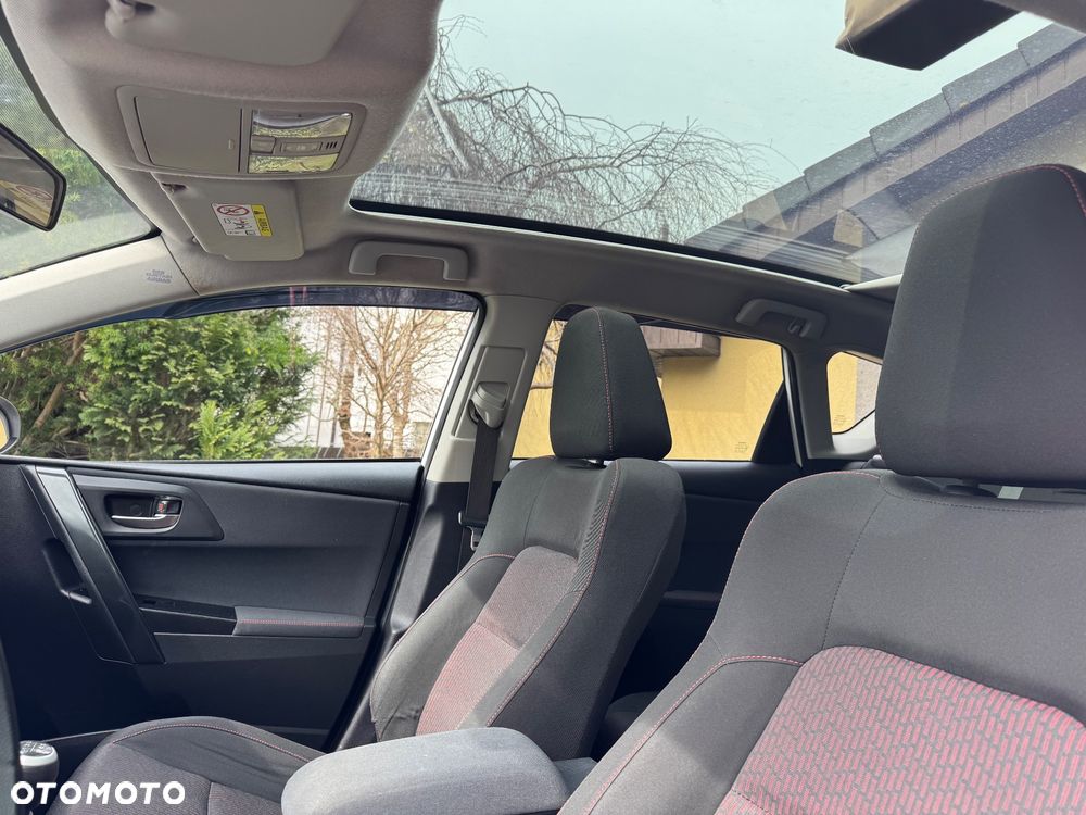 Toyota Auris 2.0 D-4D Prestige - 23