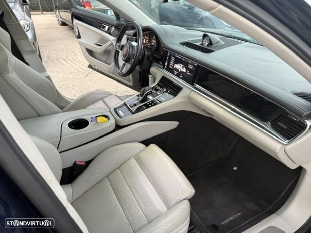 Porsche Panamera Sport Turismo - 25