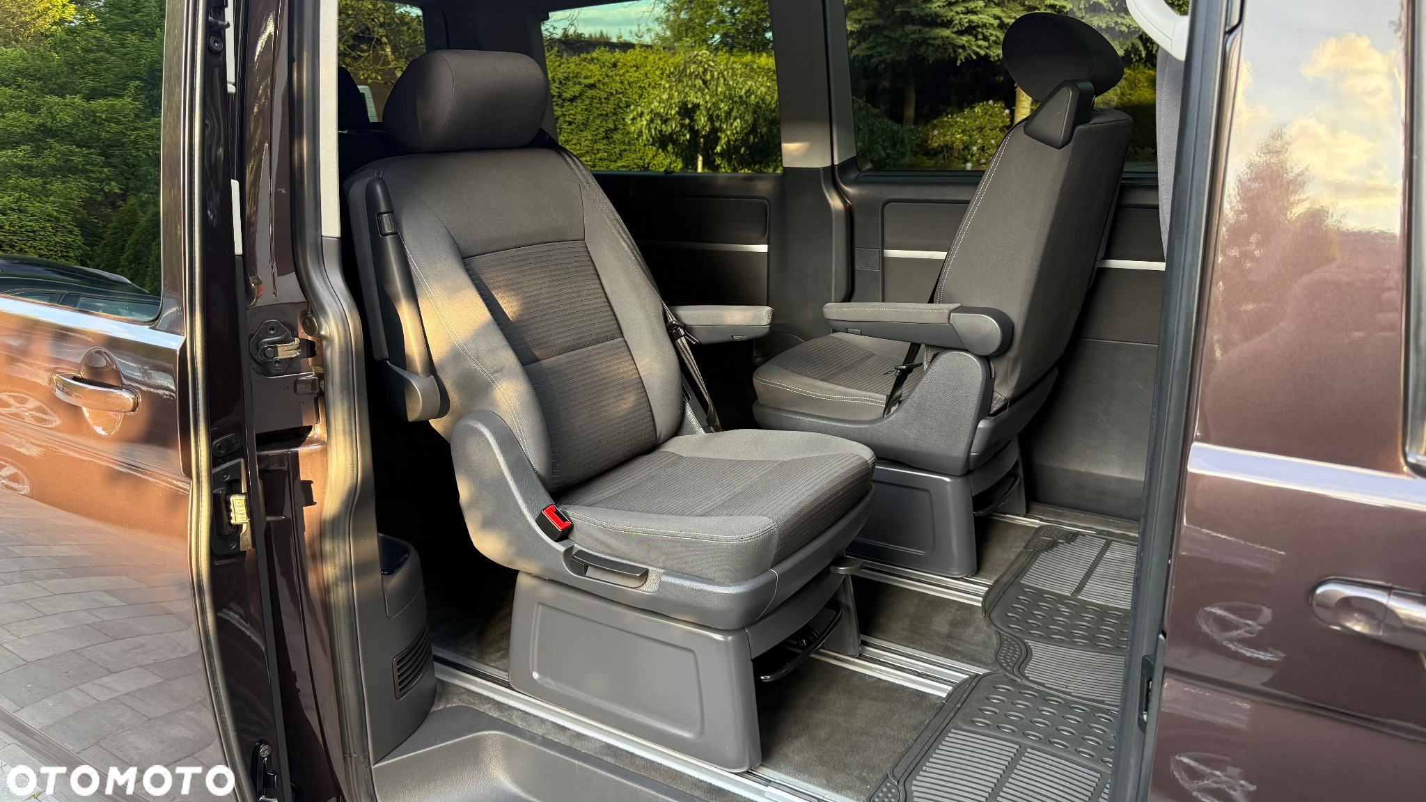 Volkswagen Multivan - 7