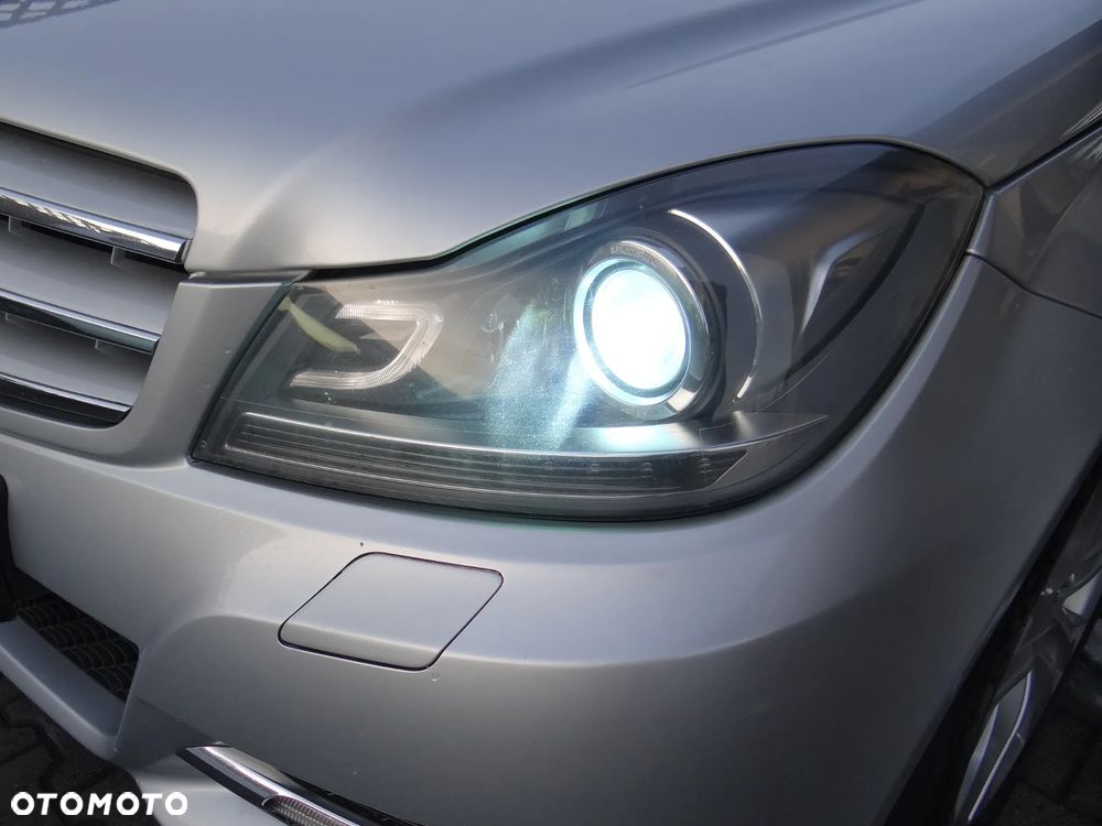 Mercedes-Benz Klasa C 180 CGI BlueEff Avantgarde - 15