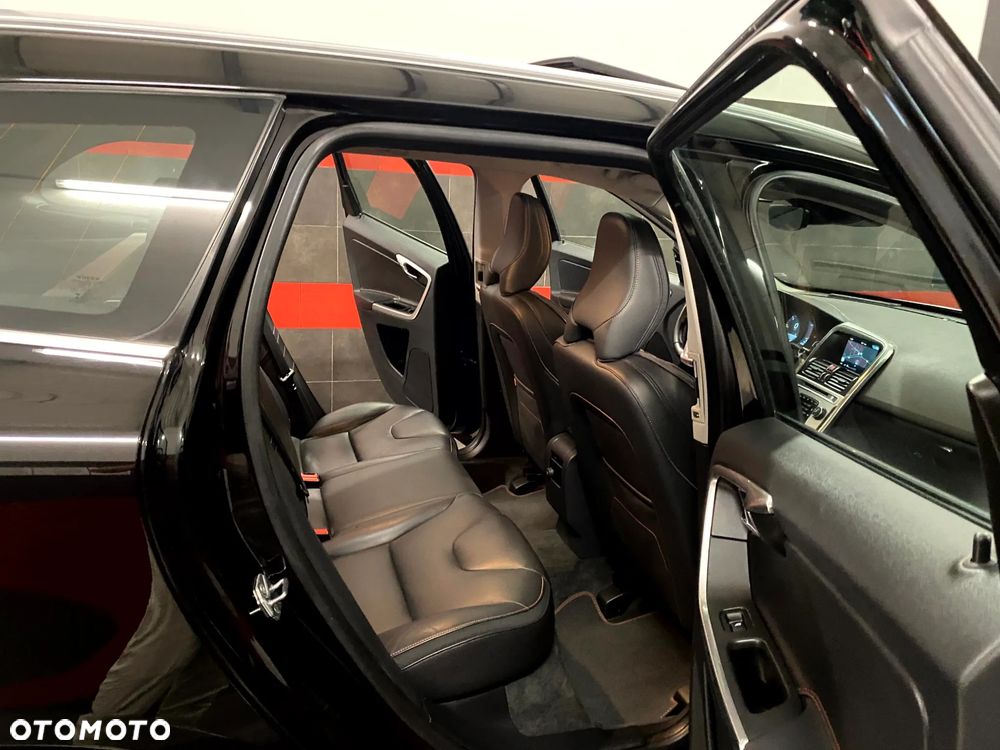 Volvo XC 60 D4 Drive-E Ocean Race - 24