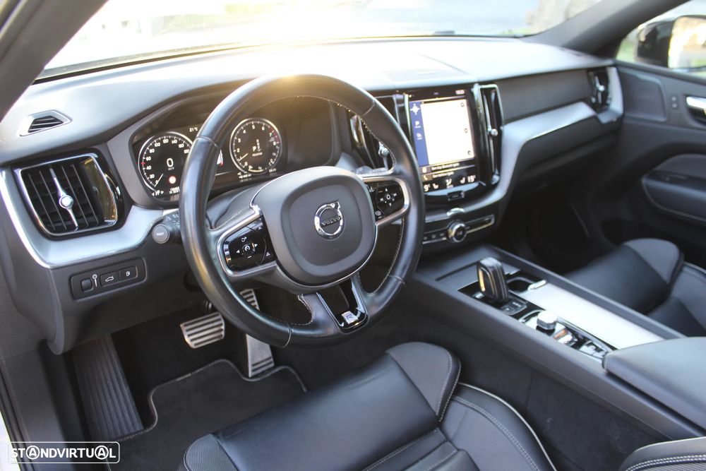Volvo XC 60 2.0 T8 PHEV R-Design AWD - 14