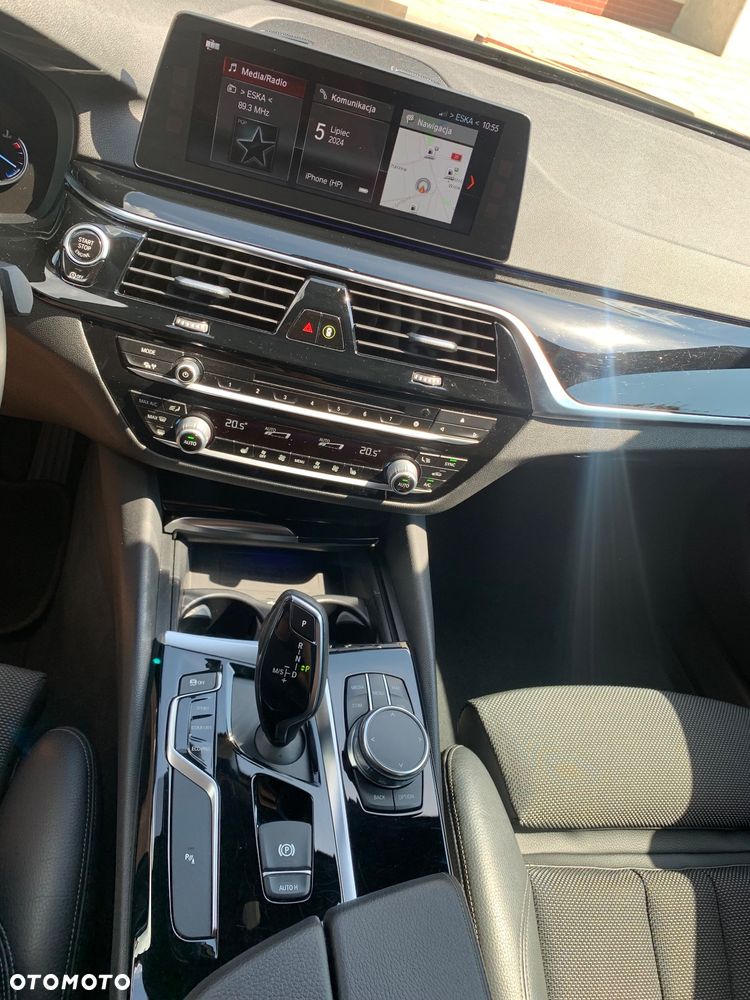 BMW Seria 5 520d M Sport - 26