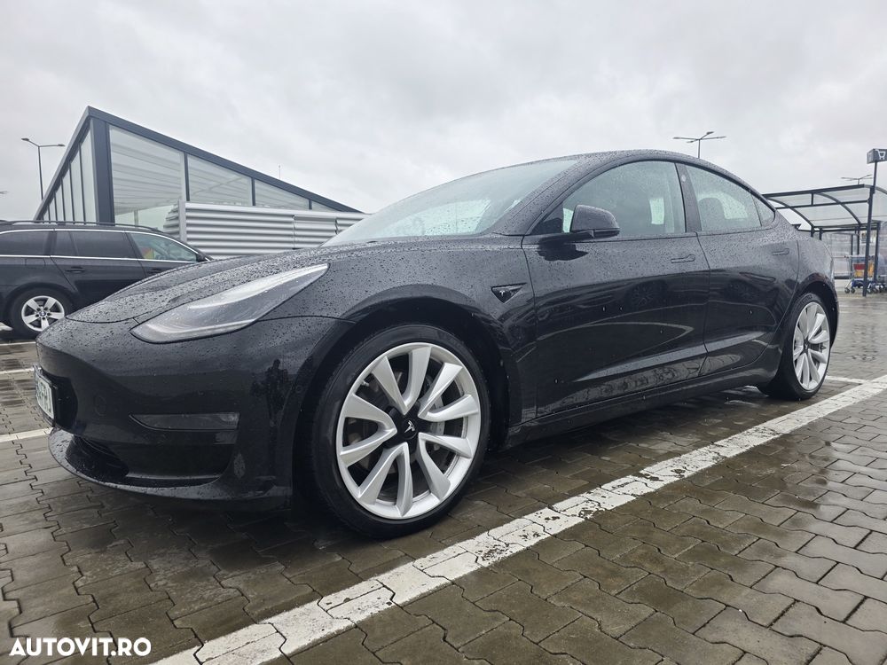Tesla Model 3 - 1
