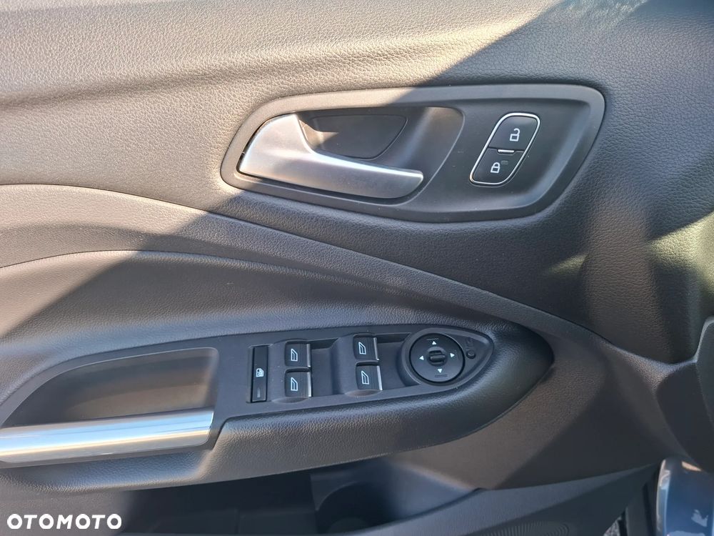 Ford Kuga 1.5 TDCi 2x4 Titanium - 32