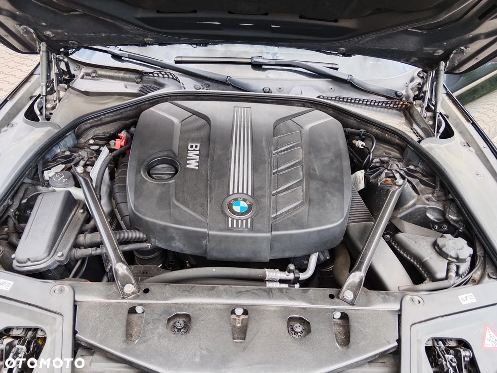BMW Seria 5 520d - 33