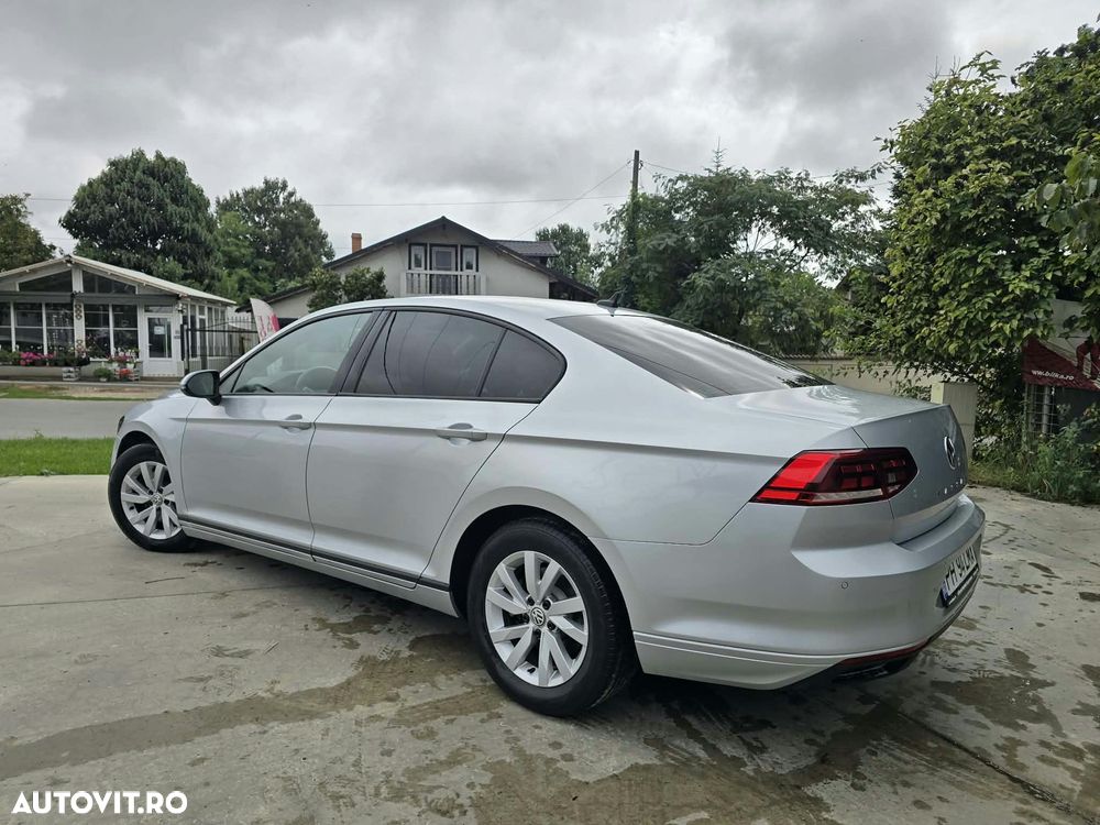 Volkswagen Passat - 4