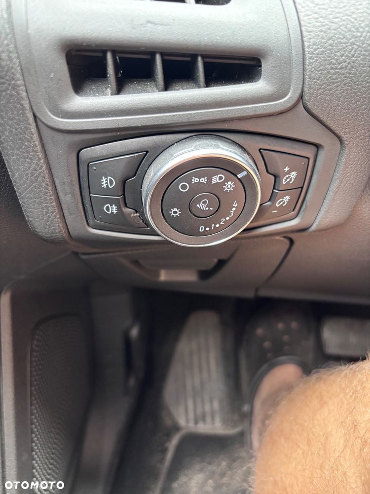 Ford Focus 1.0 EcoBoost Titanium - 12