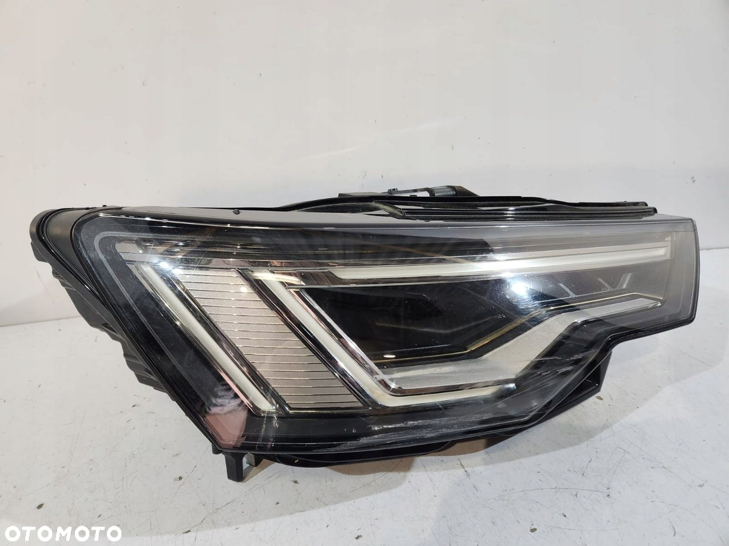 AUDI A6 C8 Lampa przednia Full Led Prawa - 17179 - 3