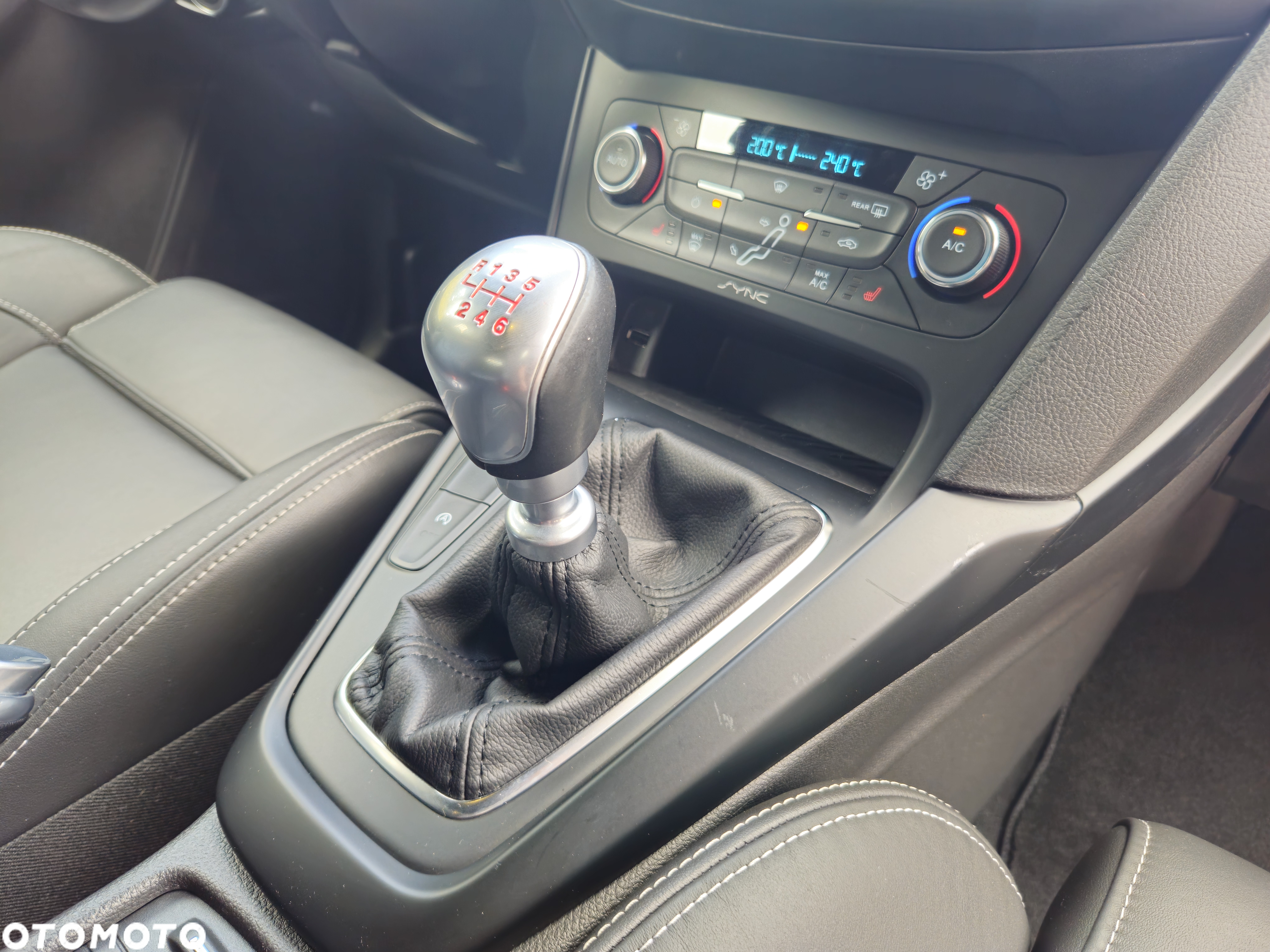 Ford Focus 2.0 EcoBoost ST - 18