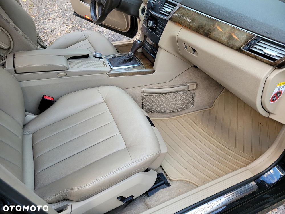 Mercedes-Benz Klasa E - 32