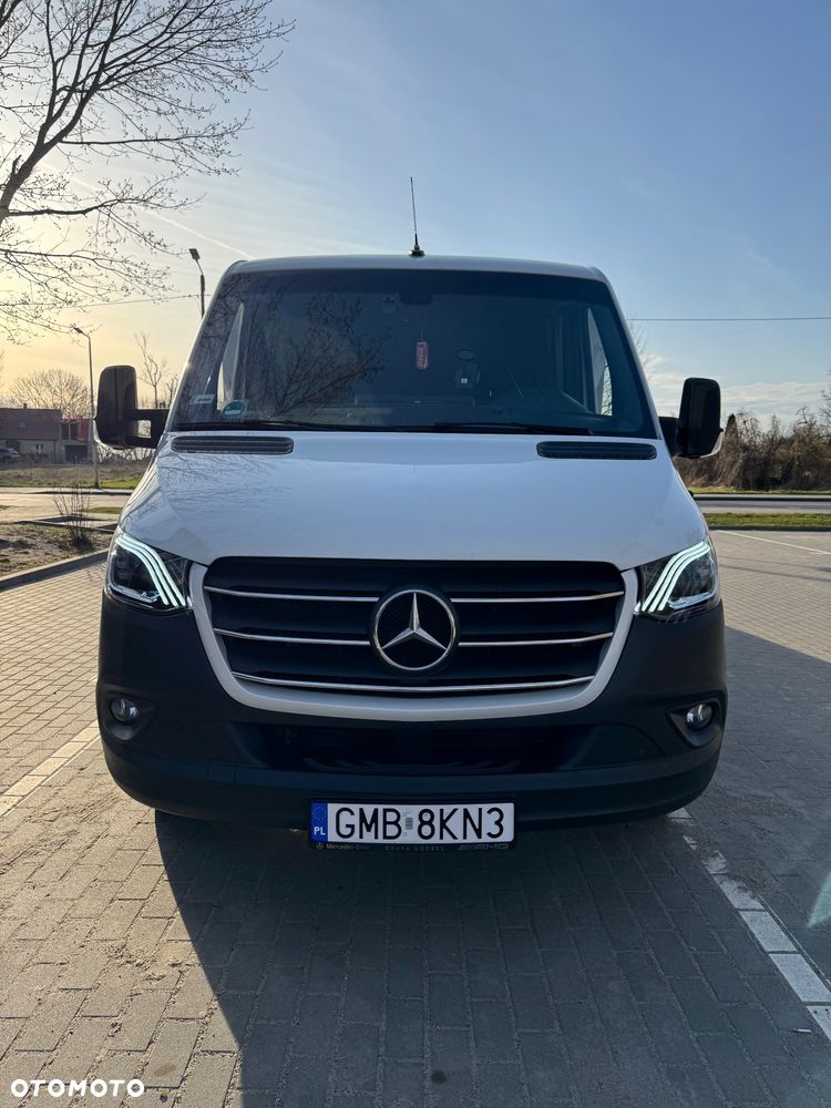 Mercedes-Benz Sprinter 907 - 9
