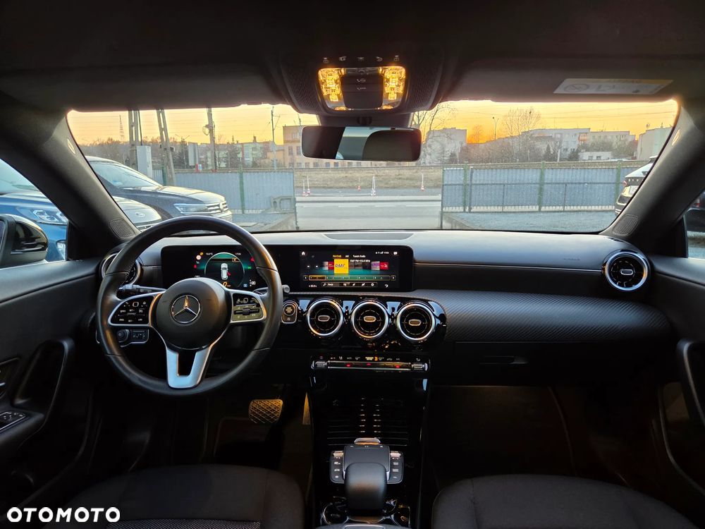 Mercedes-Benz CLA 180 d 8G-DCT - 15