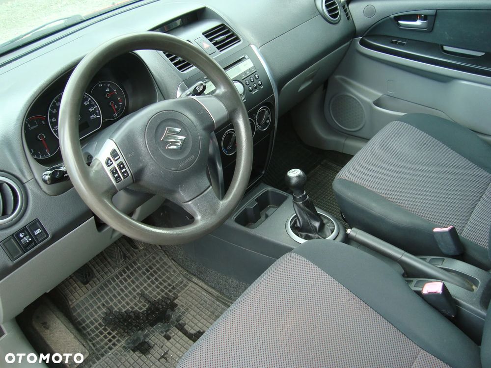 Suzuki SX4 - 9