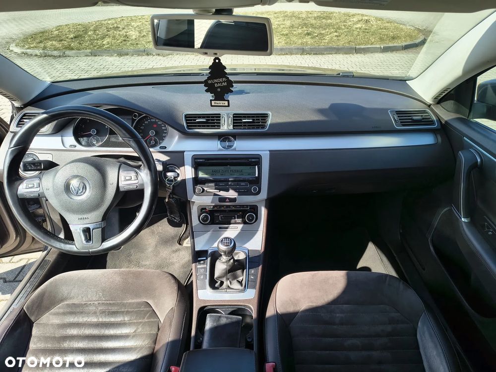 Volkswagen Passat 1.8 TSI Trendline - 12