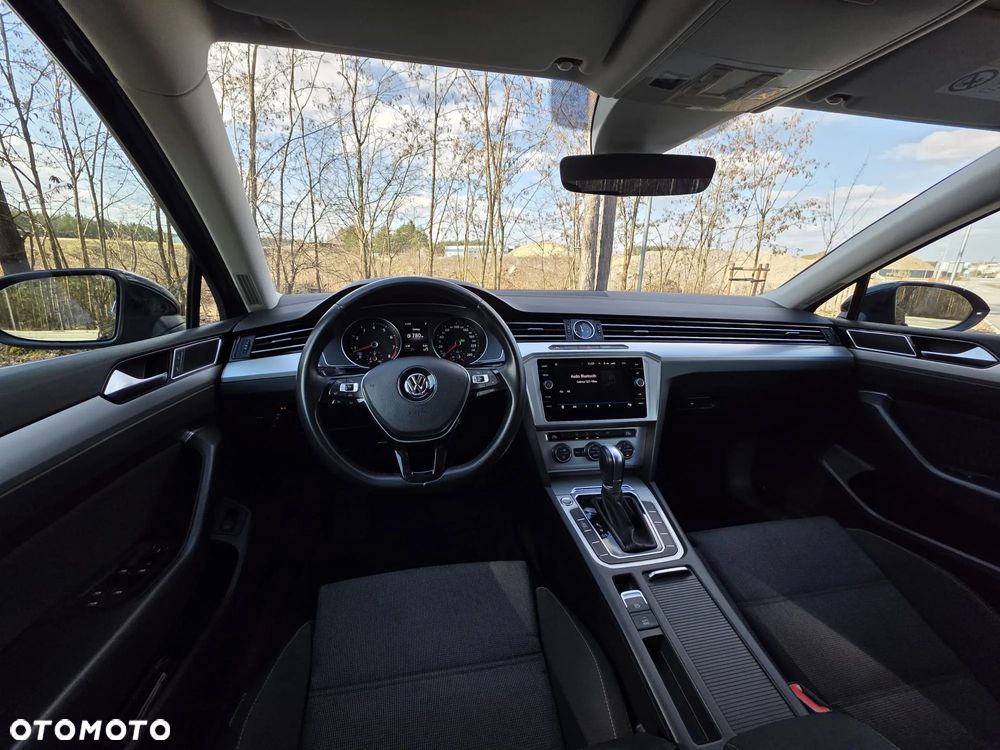 Volkswagen Passat - 9