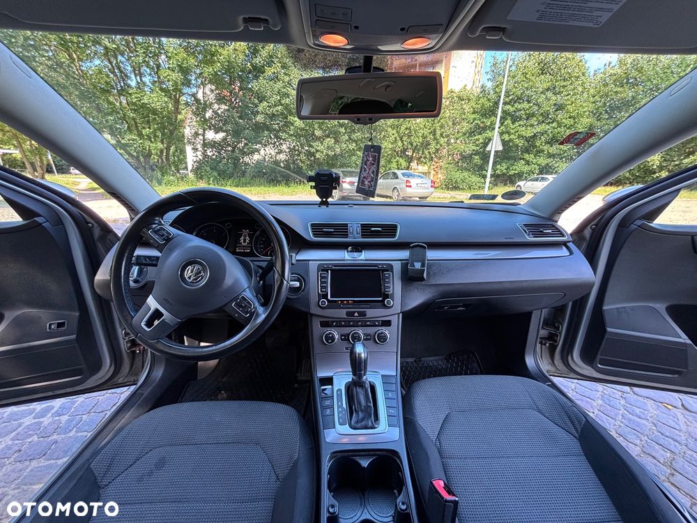 Volkswagen Passat 2.0 TDI Edition 40 DSG - 6