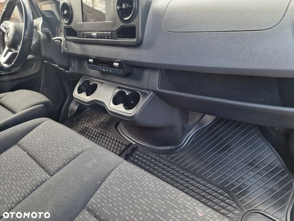 Mercedes-Benz Sprinter - 15