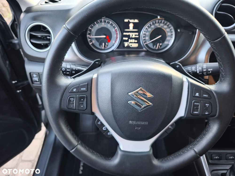 Suzuki Vitara 1.0 Boosterjet Premium 4WD - 12