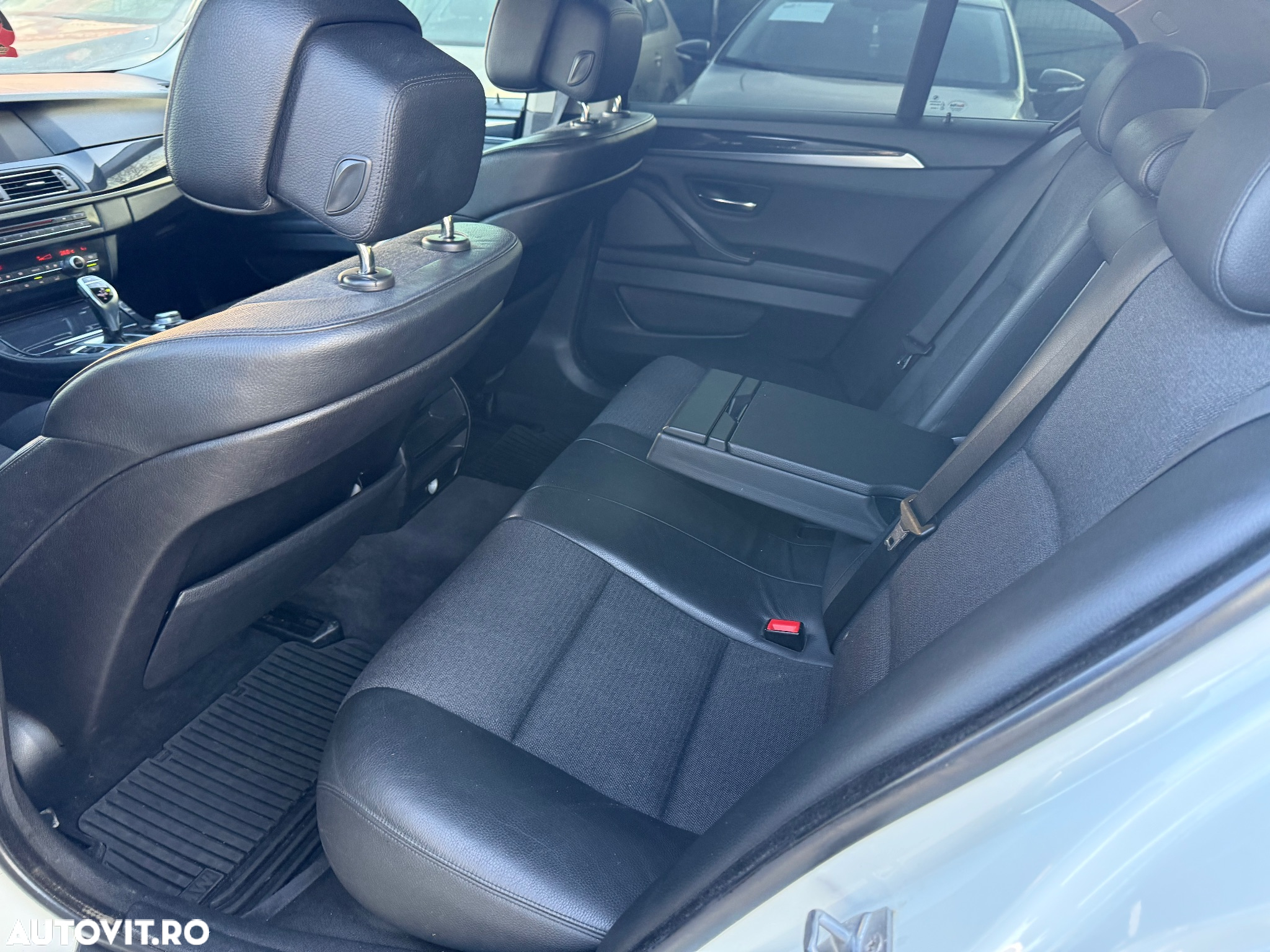 BMW Seria 5 535d xDrive Aut. Modern Line - 11