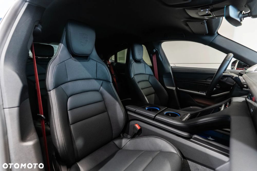 Porsche Taycan 105kWh 4 Black Edition - 15