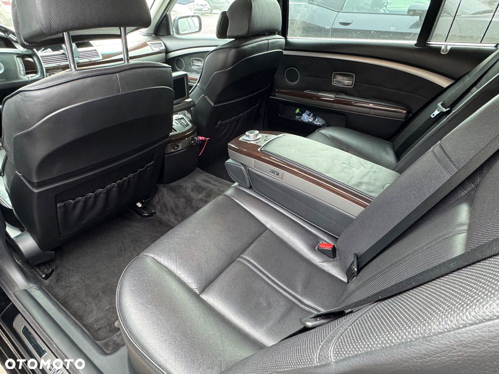 BMW Seria 7 750i L - 14