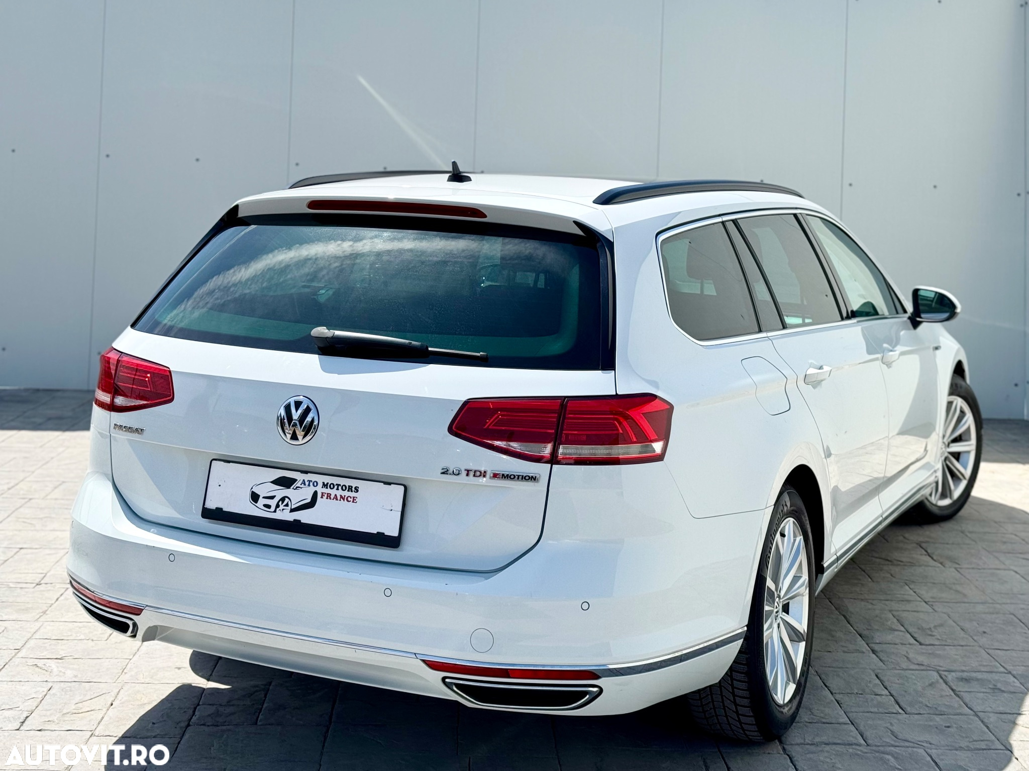 Volkswagen Passat Variant 2.0 BiTDI 4Mot DSG Highline - 2